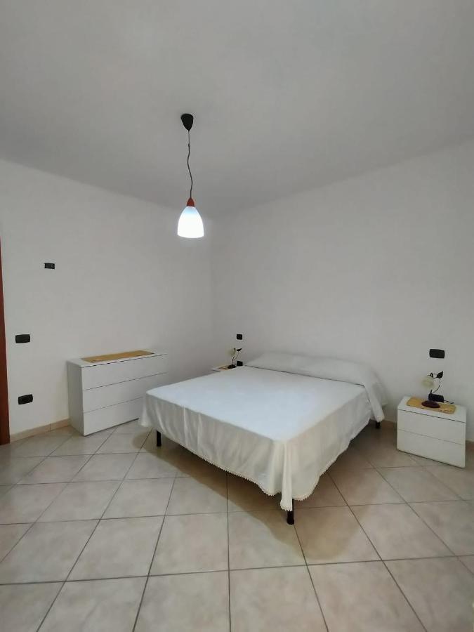 Casa con 2 camere da letto e posto auto gratuito Praia a Mare Esterno foto