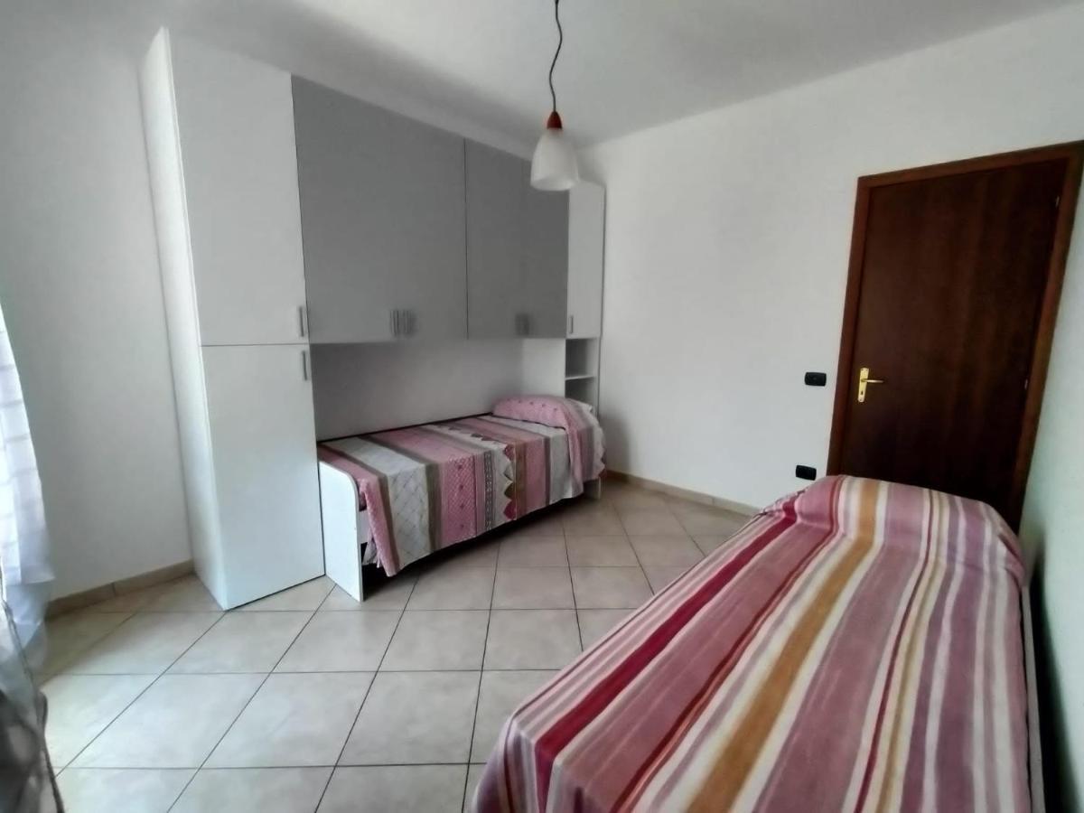 Casa con 2 camere da letto e posto auto gratuito Praia a Mare Esterno foto