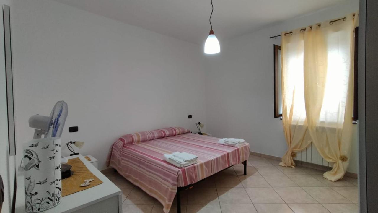 Casa con 2 camere da letto e posto auto gratuito Praia a Mare Esterno foto