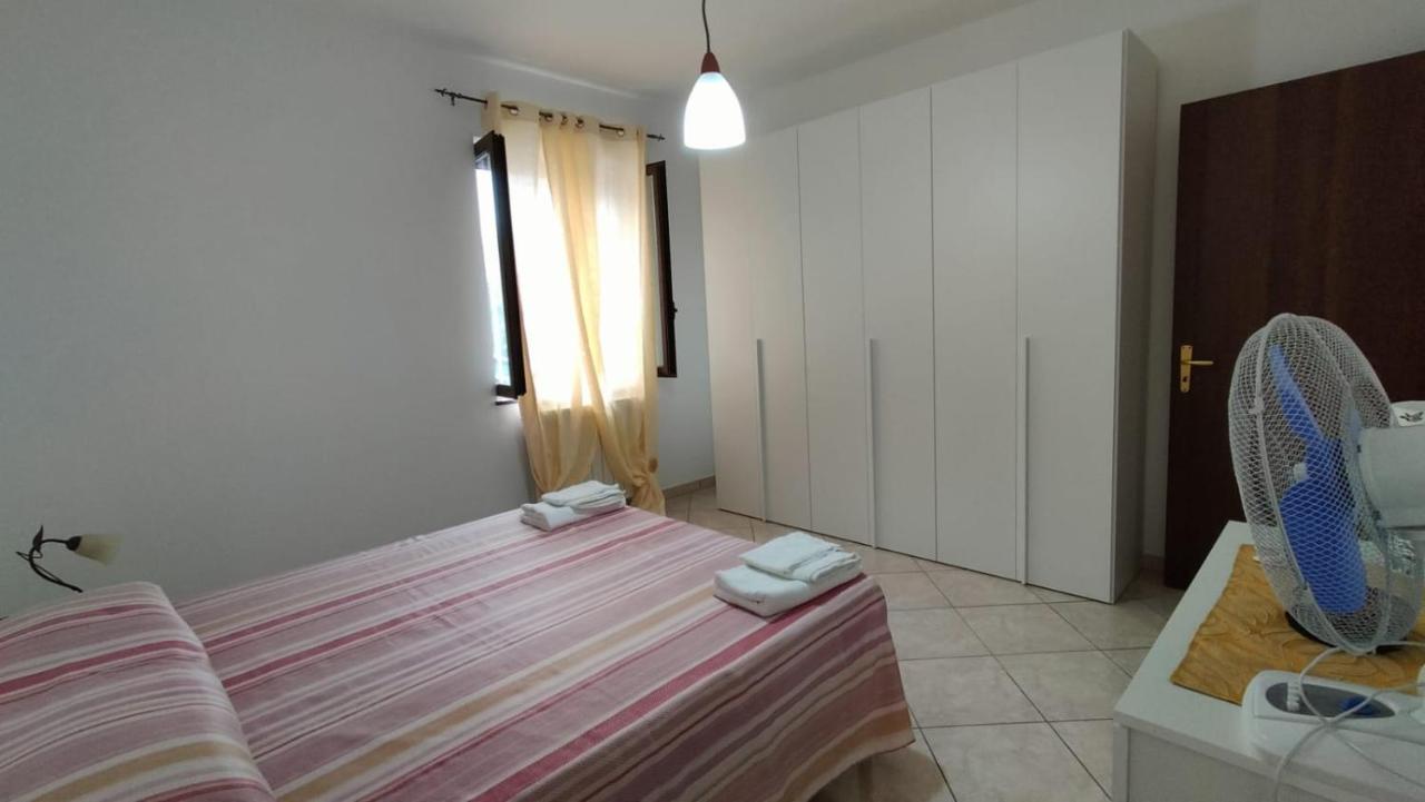 Casa con 2 camere da letto e posto auto gratuito Praia a Mare Esterno foto